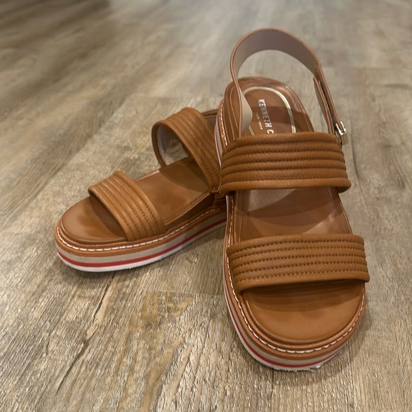 Kenneth Cole New York Shoes - Women’s 7.5 Kenneth Cole sandals. Barely worn.
